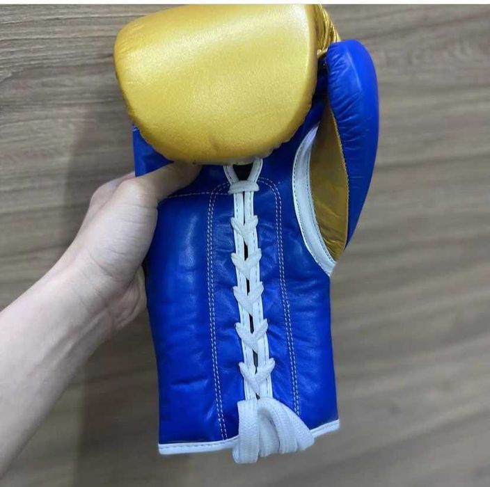 Боксерские перчатки Winning