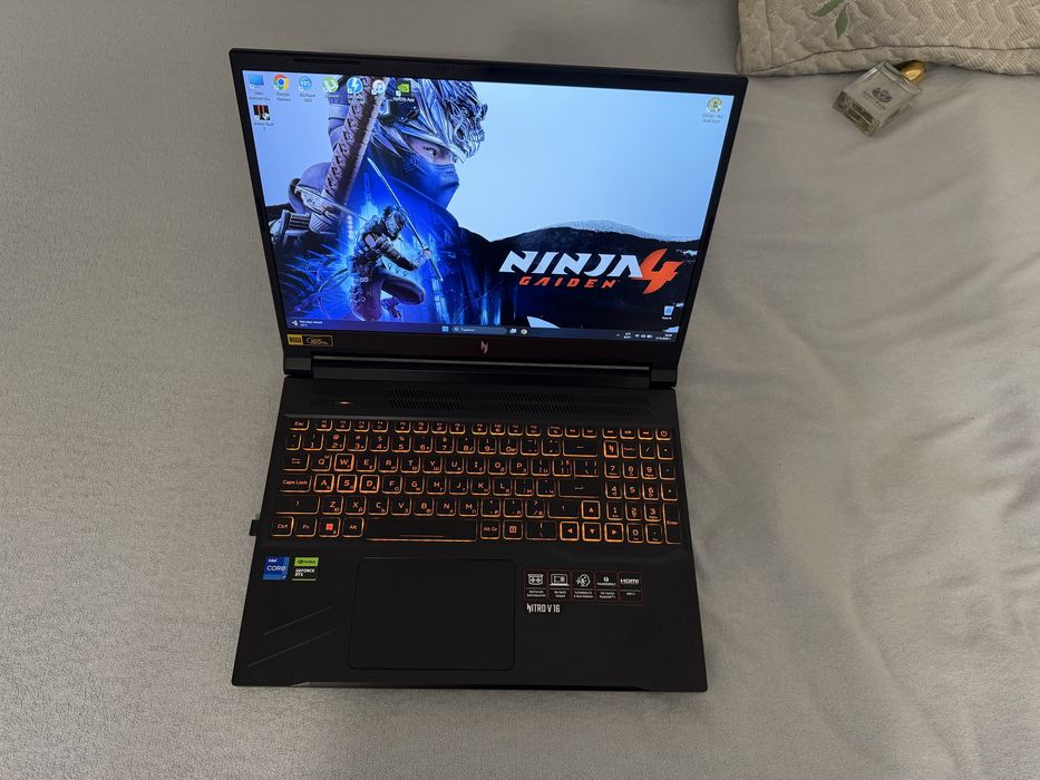 Продавам геймърски лаптоп Acer Nitro V 16 (ANV16-71) RTX 4060  i7-14650HX | 32GB DDR5 | С Гаранция