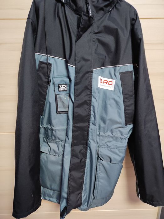 Vand geaca de iarna bărbătească superbă mărimea 54  XXL