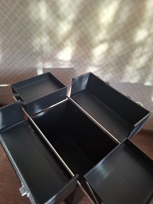 Продам профессиональный чемодан