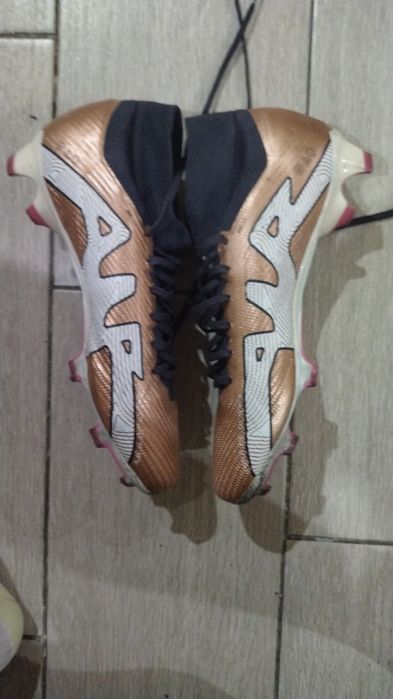 Бутсы Nike и Adidas