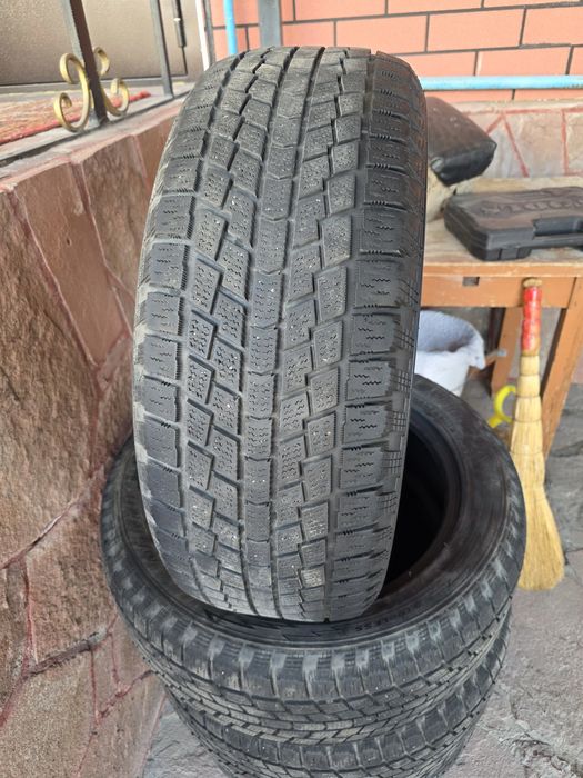 Продам б/у зимнюю резину
