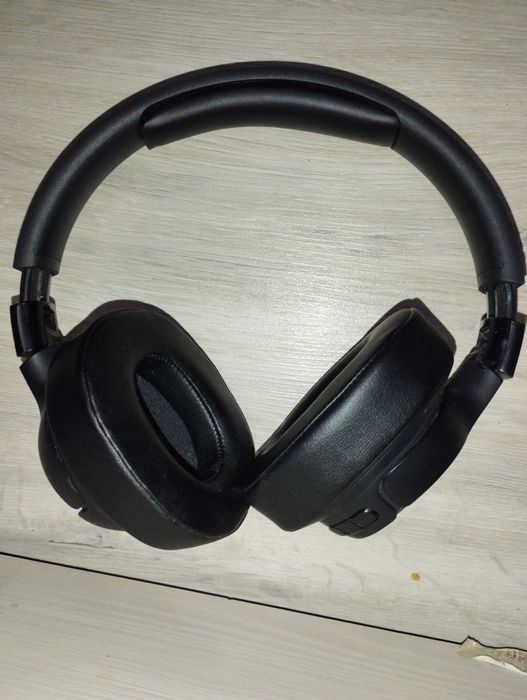 JBL Tune 720BT наушник работающий