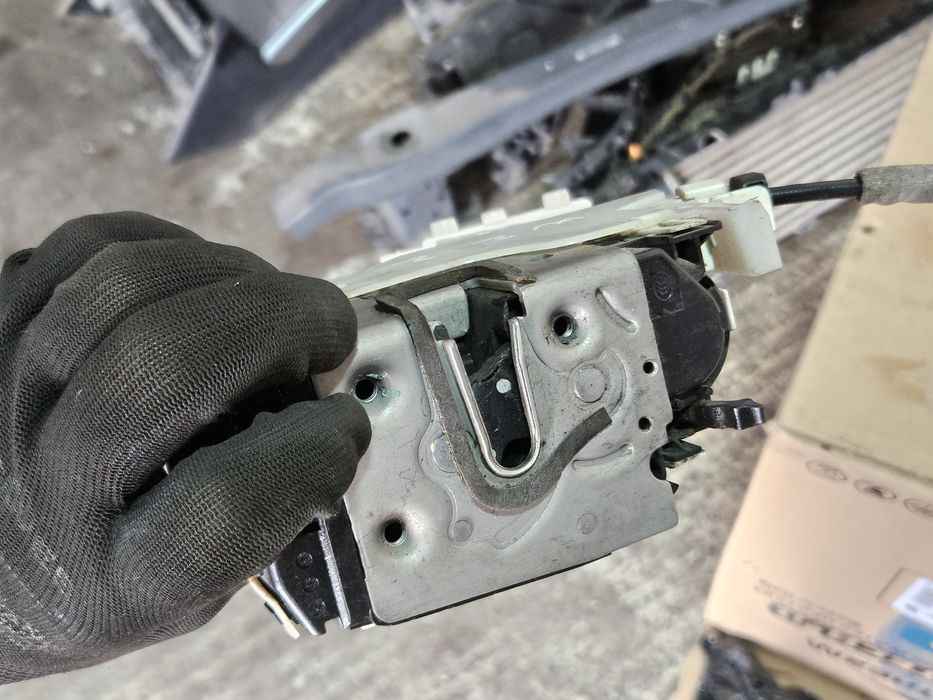 Broasca Usa spate E W212 C W204 CLS A0997300235/A0997300135