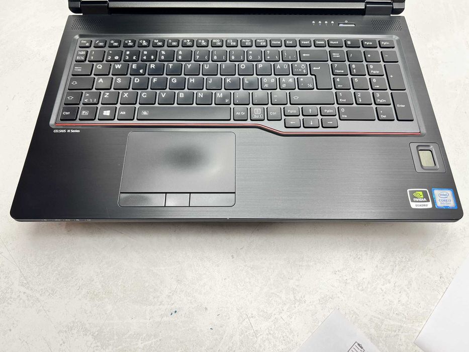 реновиран Mobile Workstation Fujitsu CELSIUS H780 15.6" i7-8750H 16GB 510GB клас А с Гаранция