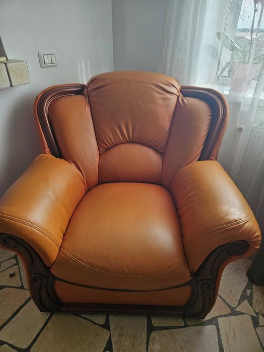 Set- Canapea si fotoliu din piele