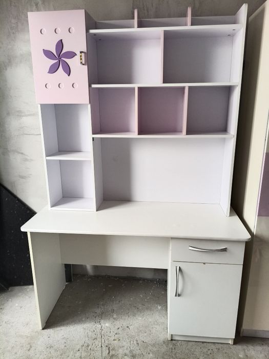 Продам гарнитур подростковый.