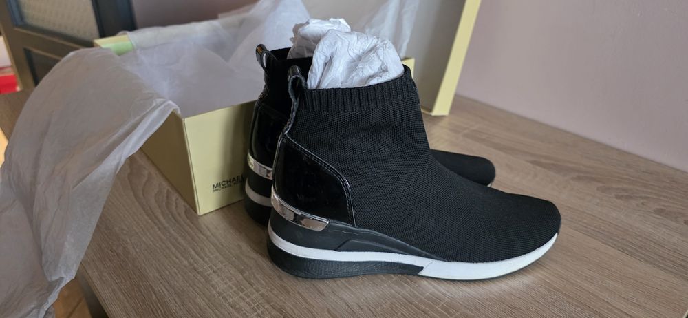 Michael Kors Skyler Bootie, 39