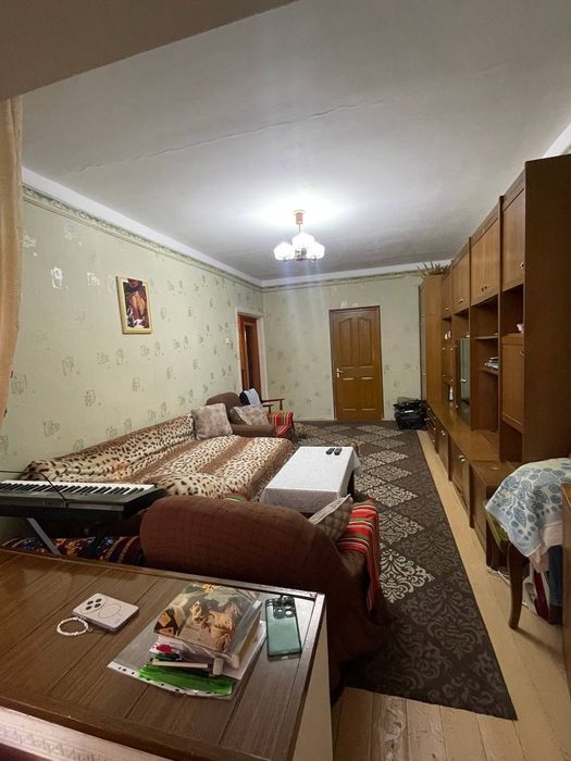 Продаётся квартира 2/4/4