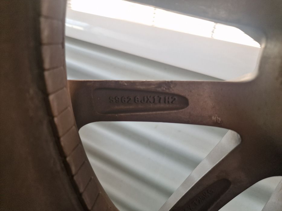 Гуми с Джанти за Audi A5,A6,A7 225/50 R 17 Pirelli