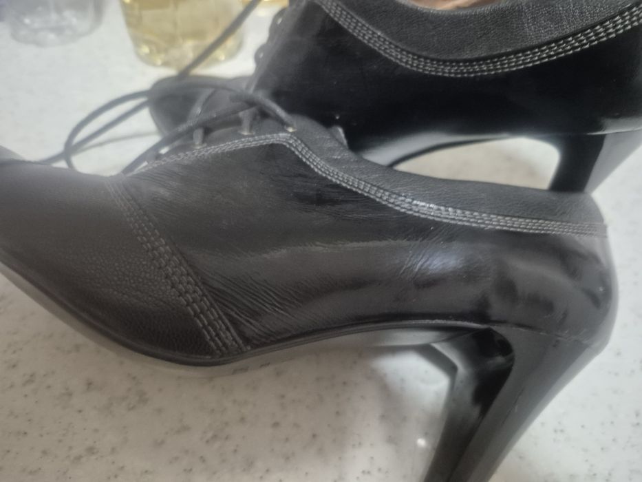 Кроссовки новые модные