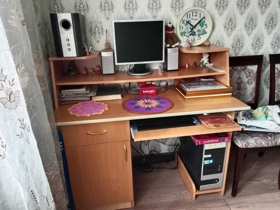 компьютер+колонки+басбочка+стол компьютерный