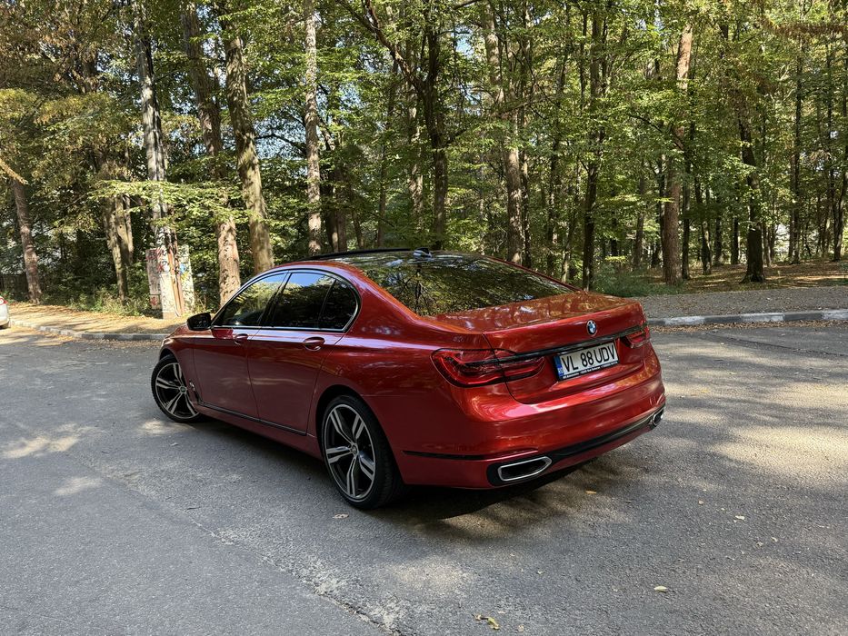 Bmw 740i g11 ,2018 full 106000 km(culoare deosebita)31000€ negociabil