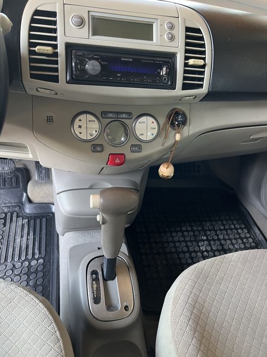 Nissan micra  автоматик