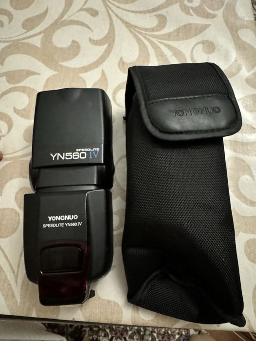 Фотоаппарат и вспышка