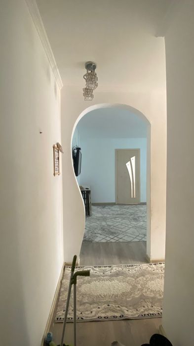 Үш бөлме үй сатылады