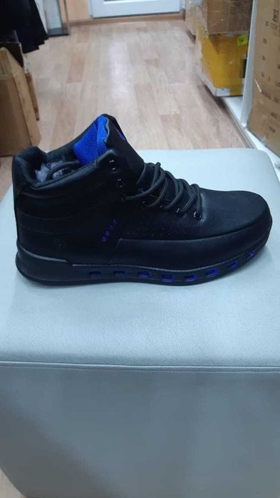 Кроссовки зимние