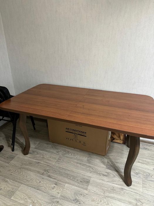 Продам стол в идеальном состоянии