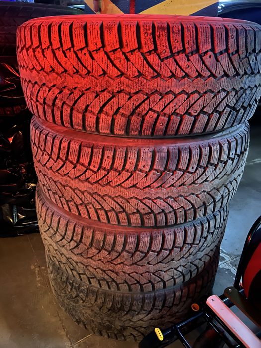 Продам шины зимние Formla Ice