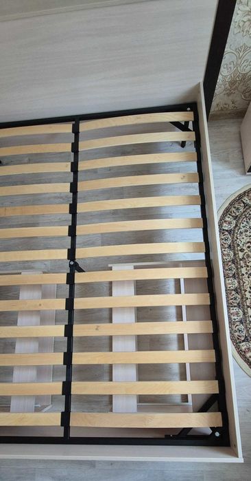 Продам спальный гарнитур