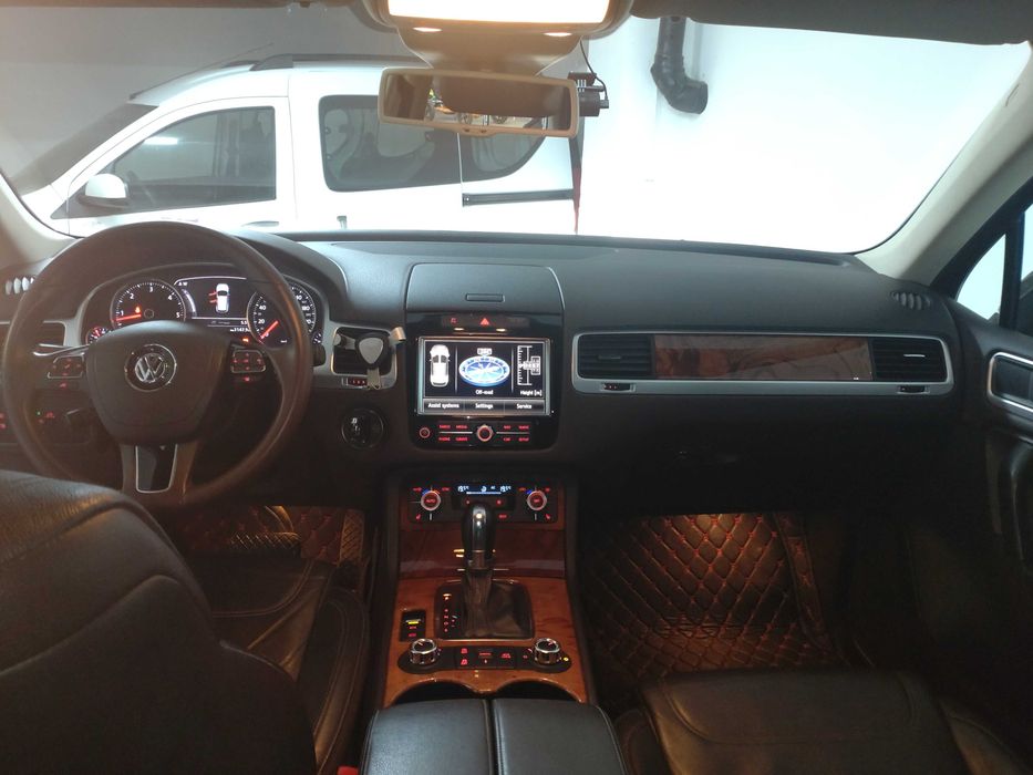 VW Touareg 7p an 2012, full option+extra,  190.000 KM