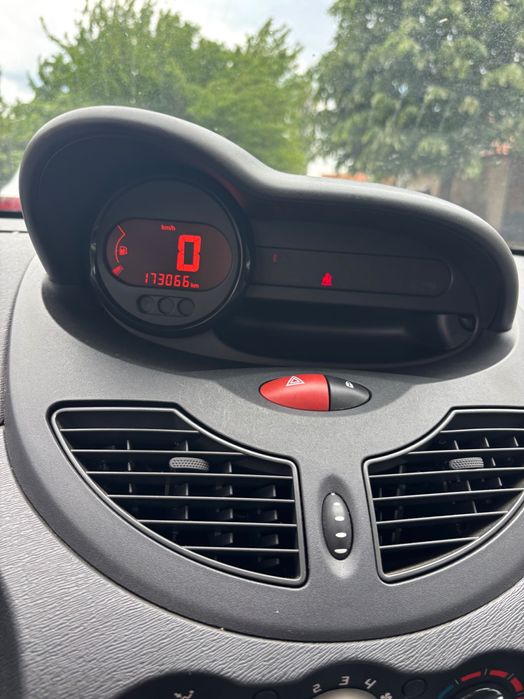 Renault Twingo 1,2 бензин