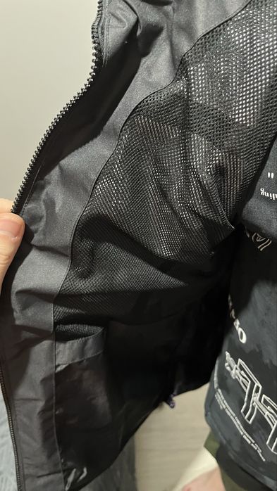 Куртка с англии с капюшоном