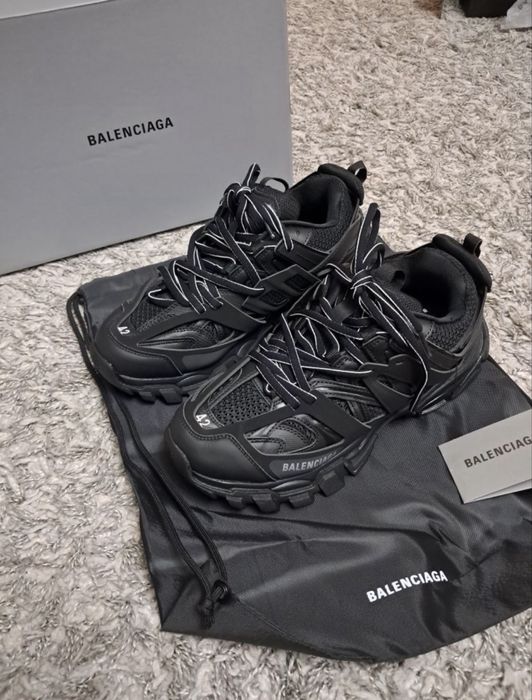 Balenciaga track