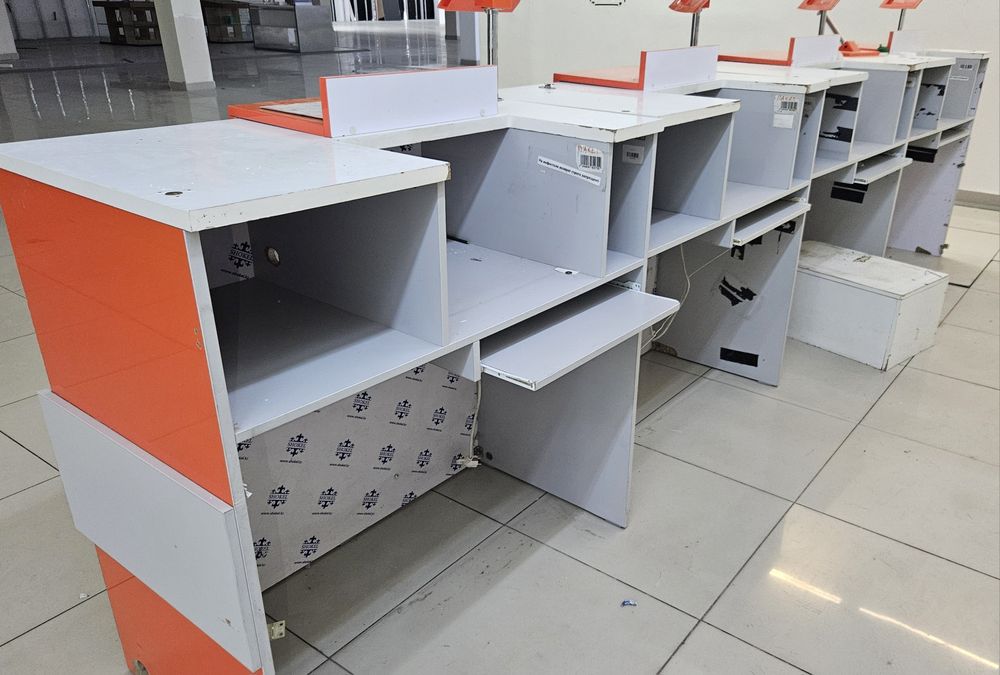 Продам торговую стойку б/у