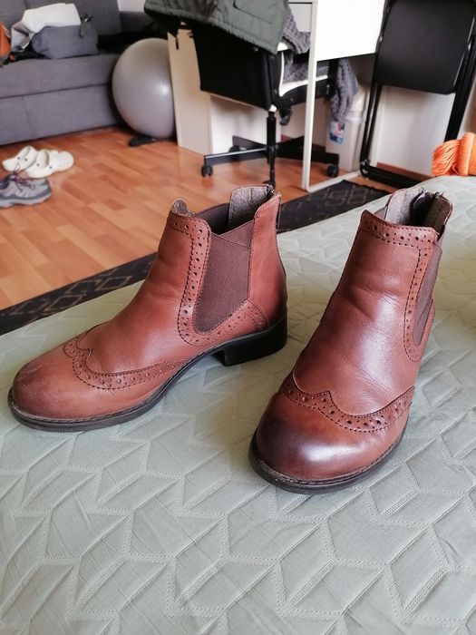 Ghete din piele, LASOCKI