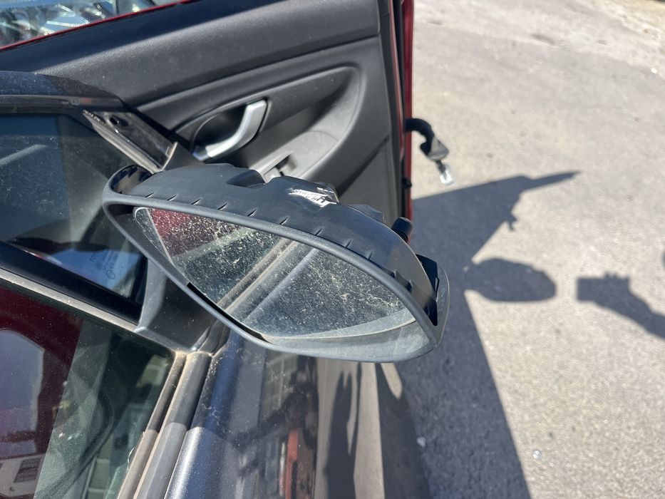 Врата и огледало Toyota Yaris 2020г