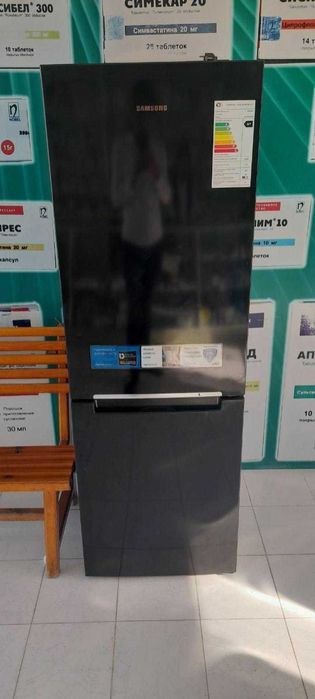 Xoladilnik srochna sotiladi