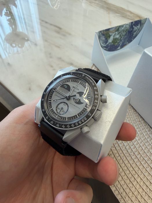Omega Swatch часы