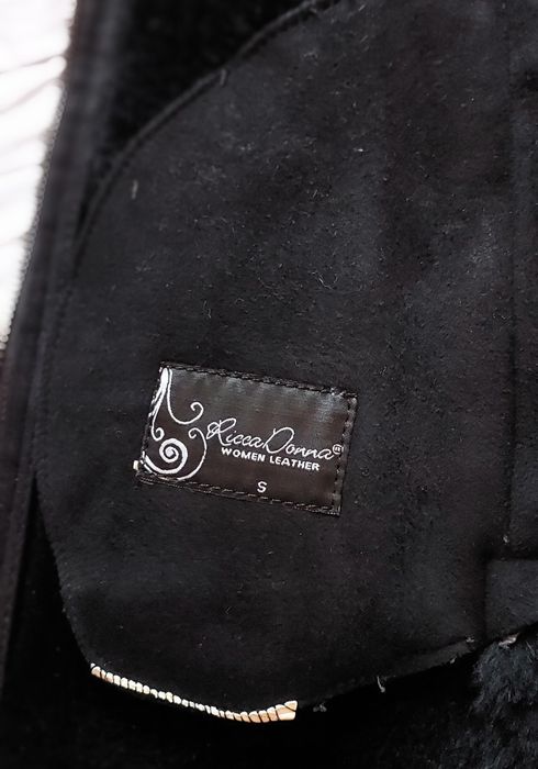 Новая фирменная натуральная дублёнка  на 44-46 размер.