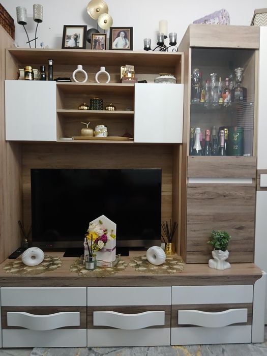 Vand urgent !!!Canapea +comoda de vânzare