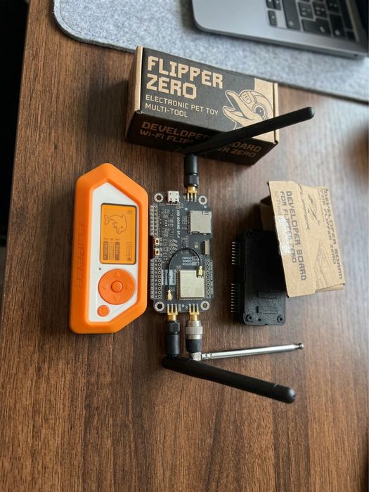 Flipper Zero + Accesorii