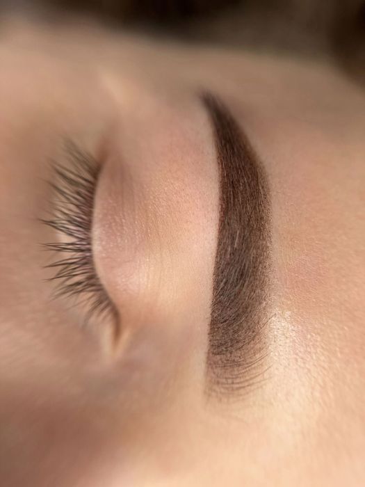 Перманентный макияж бровей