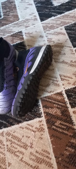 Продам бутсы 37 разм