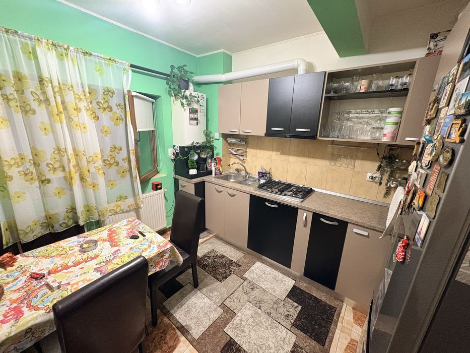 Vand apartament 3 camere