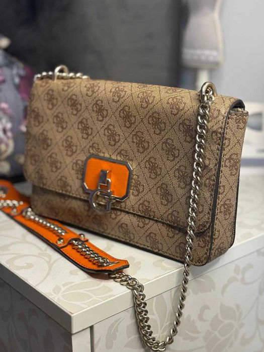 Geanta de umar Guess