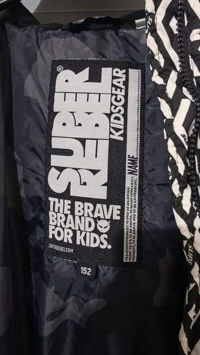 Продавам детски ски екип  Super rebel за момиче