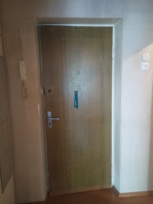 Продается 1,5- ка на Стрелке