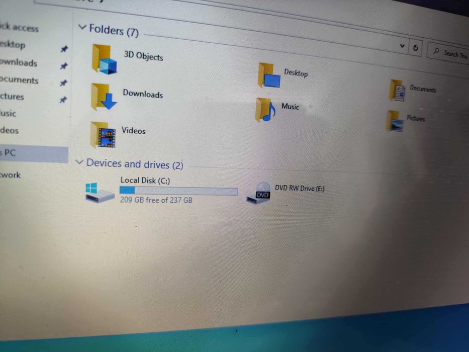 Laptop HP Pavilion 226, 17Inch, Amd, 8Gb Ram, ssd nou, baterie noua!