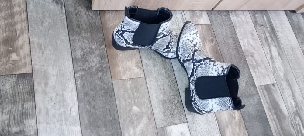 Botine noi, nr 37