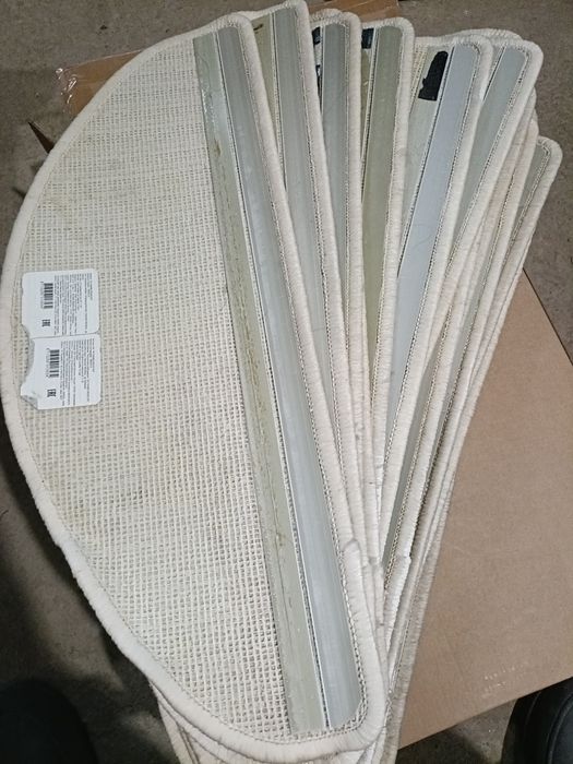 Коврики для ступеней лестницы