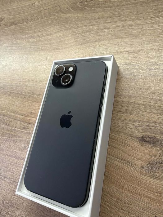 Продавам iPhone 15