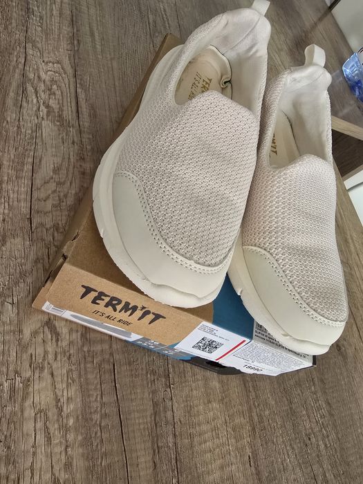 Продам слипоны (кеды,кроссовки)