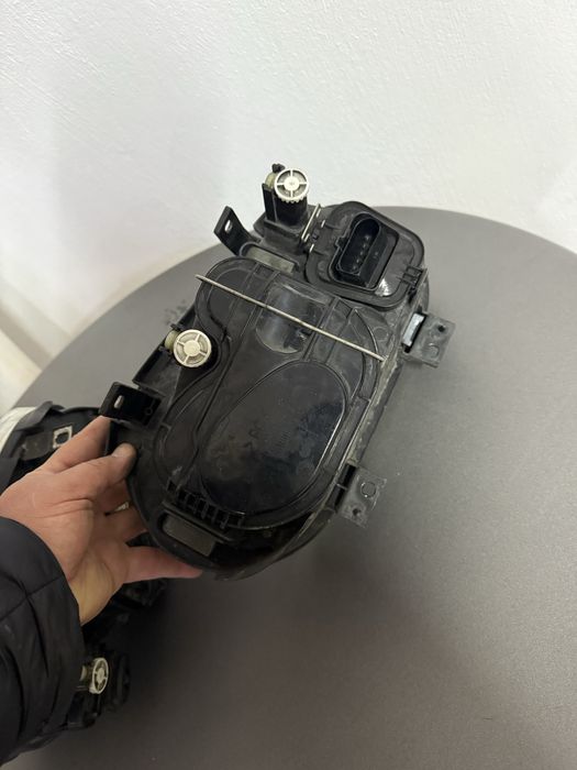 оригинални фарове за Golf 4 с лупа халоген