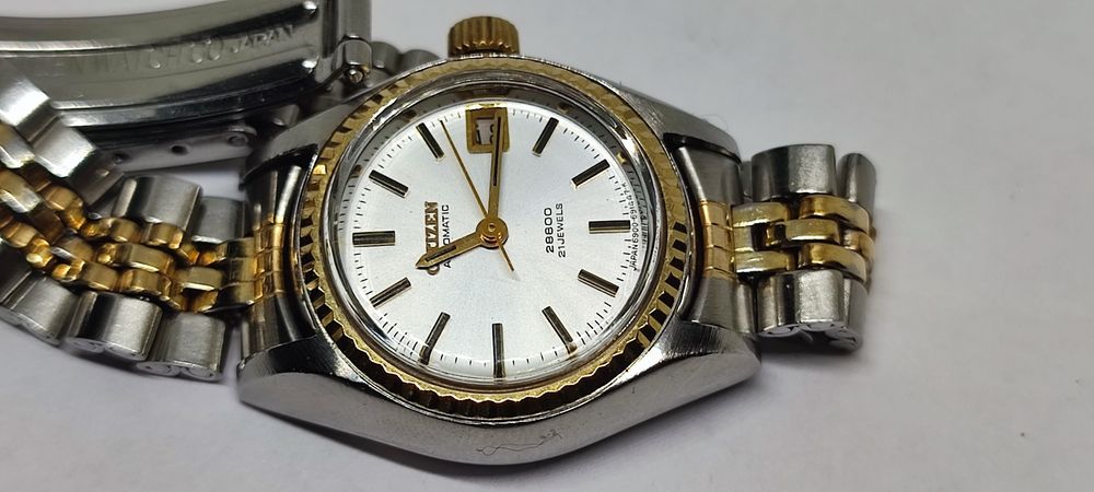 Лот от Винтидж часовници Seiko 5, Citizen, Vostok