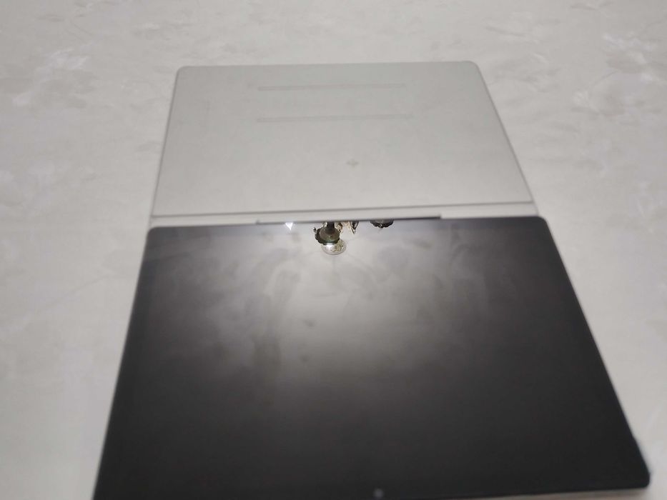 Продам планшет почти новый